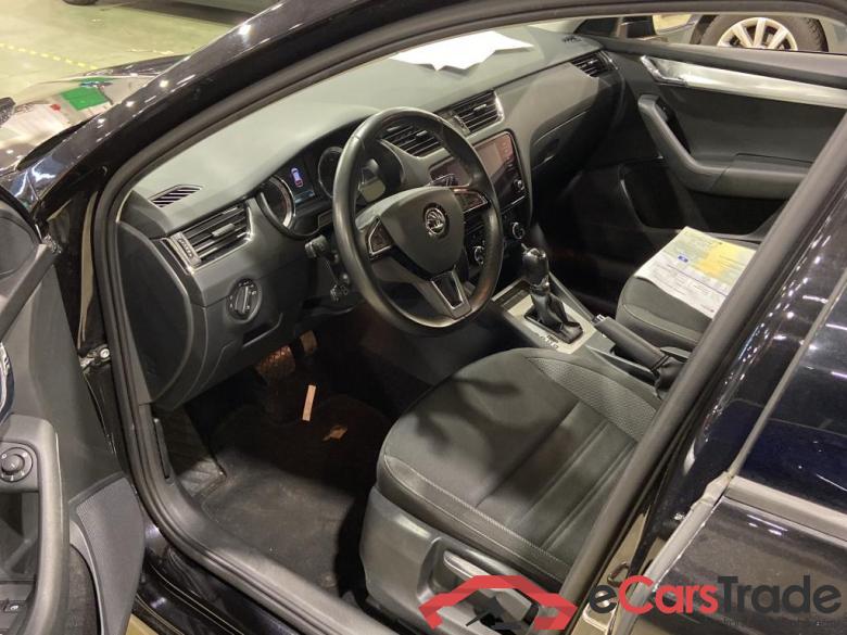 SKODA Octavia 1.6 CR TDi Ambition DSG #5