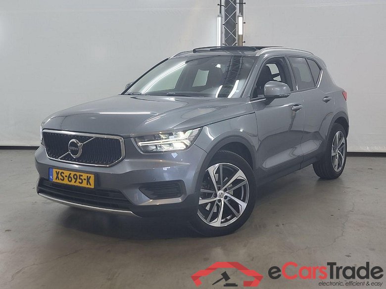 VOLVO XC40 2.0 T4 Momentum #1
