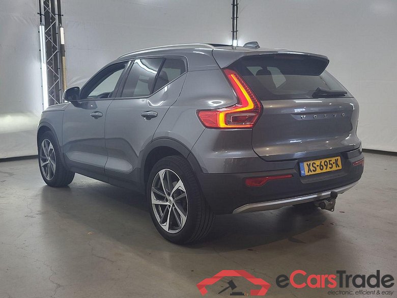 VOLVO XC40 2.0 T4 Momentum #3