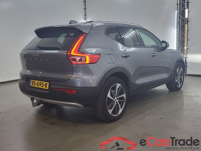 VOLVO XC40 2.0 T4 Momentum #4