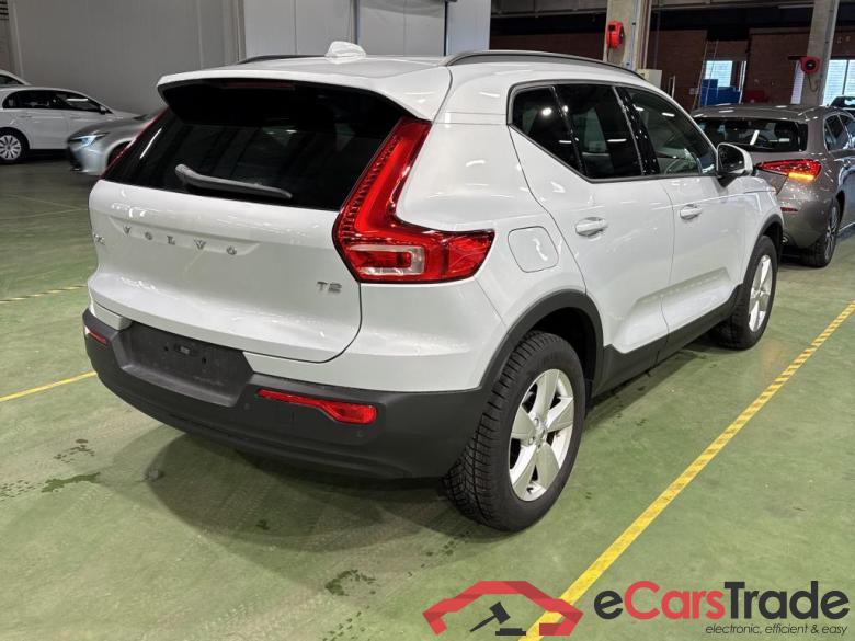 VOLVO XC40 1.5 T2 Momentum Core Geartronic #2