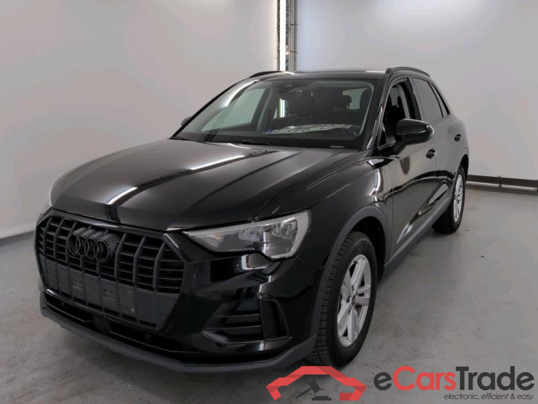 AUDI Q3 1.4 45 TFSI E S TRONIC Business Plus