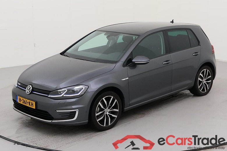 VOLKSWAGEN e-Golf  #1