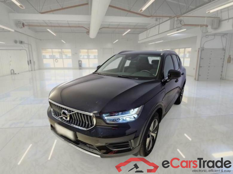 Volvo 228 VOLVO XC40 / 2017 / 5P / SUV T5 PLUG-IN HYBRID AUTO RECH INSCRIP EXPR