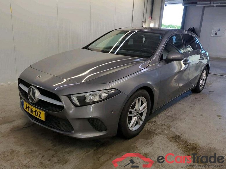MERCEDES-BENZ A-klasse 180 d Business Sol #1