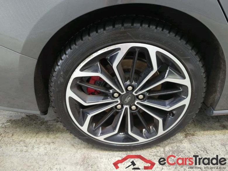 FORD Focus Wagon 1.5 EcoB. ST L. XBns #4