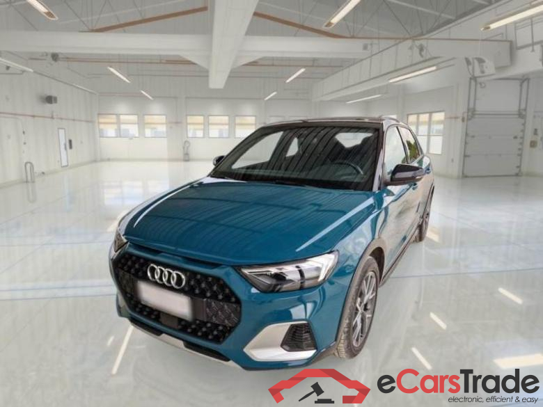 Audi 11 AUDI A1 CITYCARVER / 2018 / 5P / BERLINA 35TSI S TRONIC CITYCARVER ADMIRED