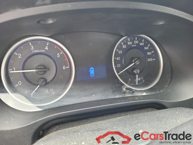 Toyota 2.4 D-4D Cabina Doble GX TOYOTA Hilux / 2016 / 4P / pickup 2.4 D-4D Cabina Doble GX #4