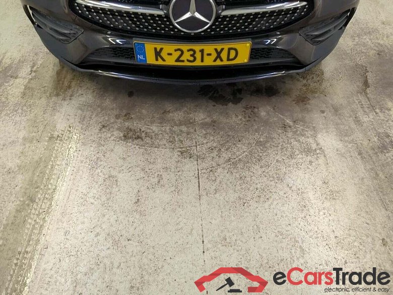 MERCEDES-BENZ CLA-klasse Shooting Brake 180 d Bns Sol. AMG #4