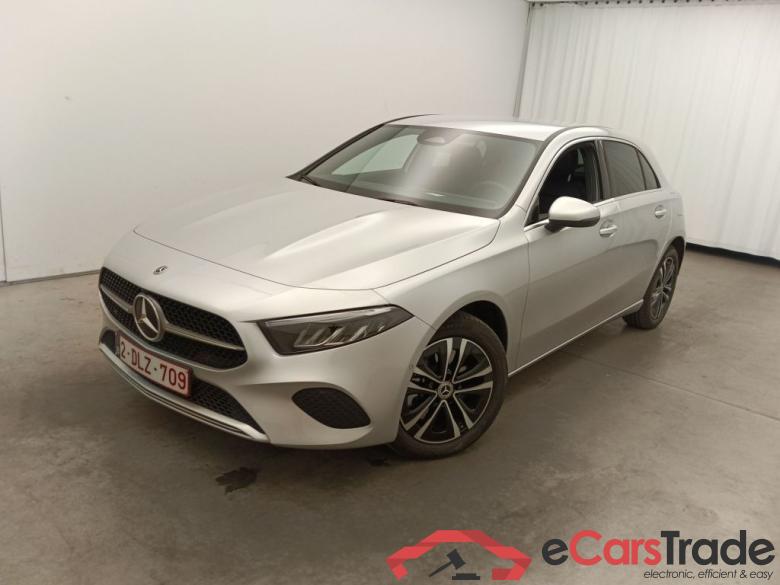 Mercedes-Benz A-Klasse A 250 e Luxury Line 5d #4