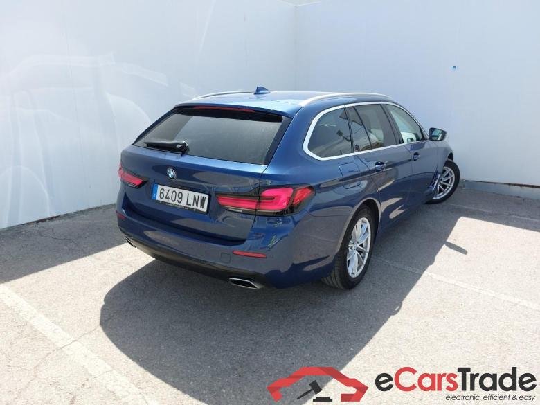 BMW 530dA xDrive Touring Serie 5 Familiar 530d xDrive 3.0 265CV AT8 E6dT #2