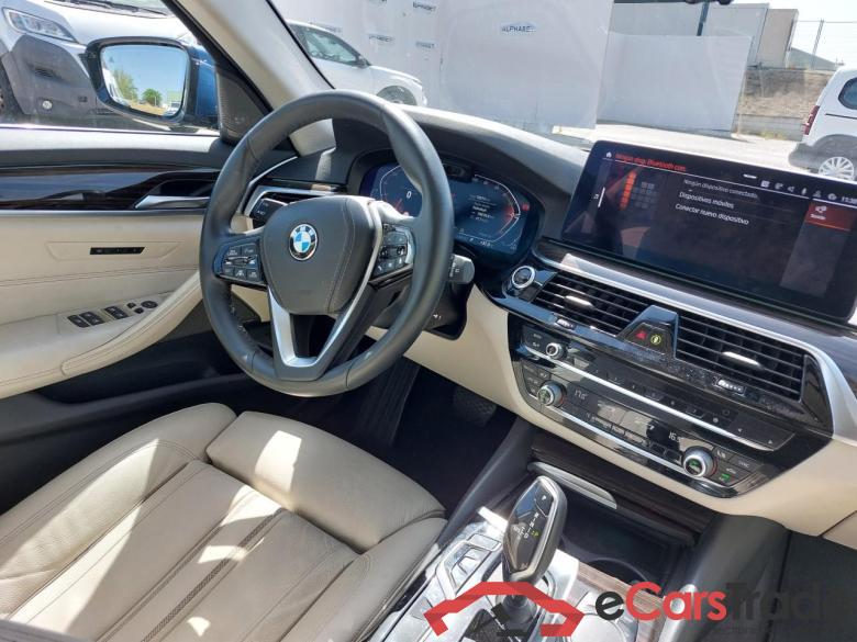 BMW 530dA xDrive Touring Serie 5 Familiar 530d xDrive 3.0 265CV AT8 E6dT #3