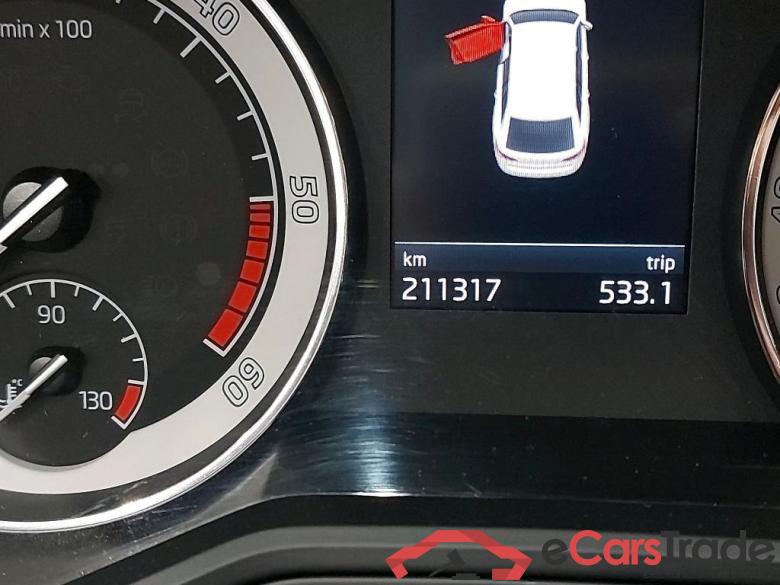 SKODA - SKO SUPERB COMBI CRTDI 120PK DSG7 Ambition Pack Corporate With Heated Seats  & Safety & PDC Front & Rear #5