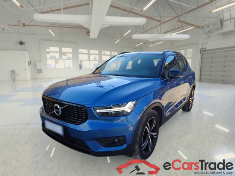 VOLVO XC40 / 2017 / 5P / SUV T4 PLUG-IN HYBRID AUTO RECHARGE R-DESIGN #1