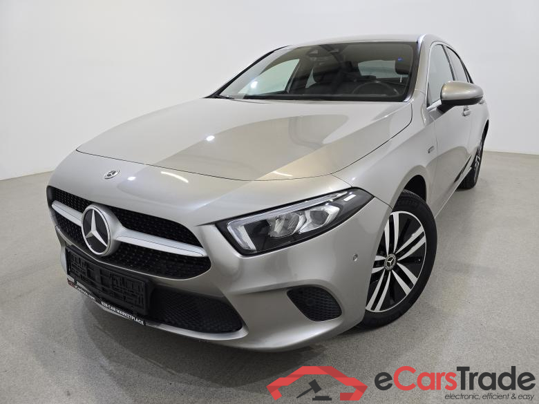 Mercedes A 250e Limousine Plug-In Hybrid Style Plus Aut. LED-Xenon Widescreen Ambient Navi Sport-Leather KeylessGo Camera Klima PDC ... Mercedes A 250e Limousine Plug-In Hybrid Style Plus Aut. LED-Xenon Widescreen Ambient Navi Sport-Leather KeylessGo Camera Klima PDC ...