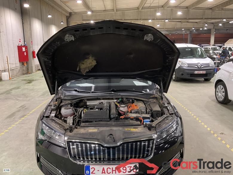 SKODA SUPERB COMBI - 2019 1.4 TSI PHEV Ambition DSG #6