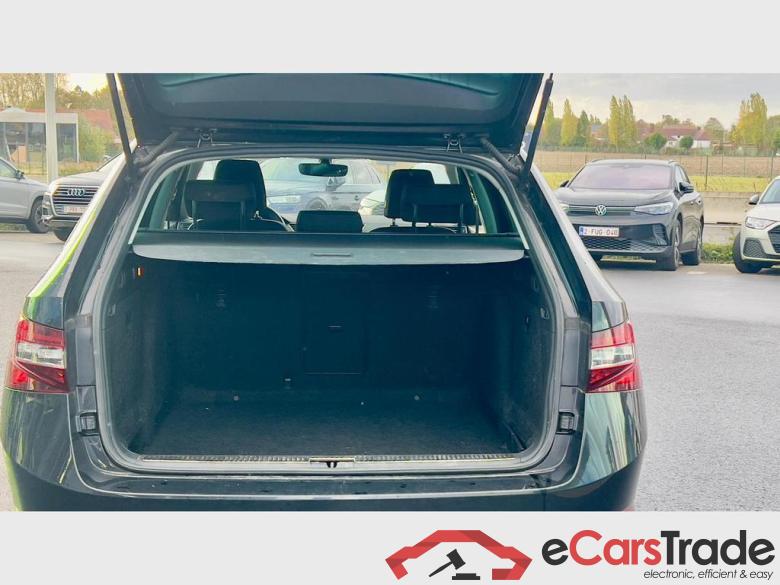 SKODA Superb Combi SUP.COM GL AMB TD88/1.6 M6F #6 SKODA Superb Combi SUP.COM GL AMB TD88/1.6 M6F #6