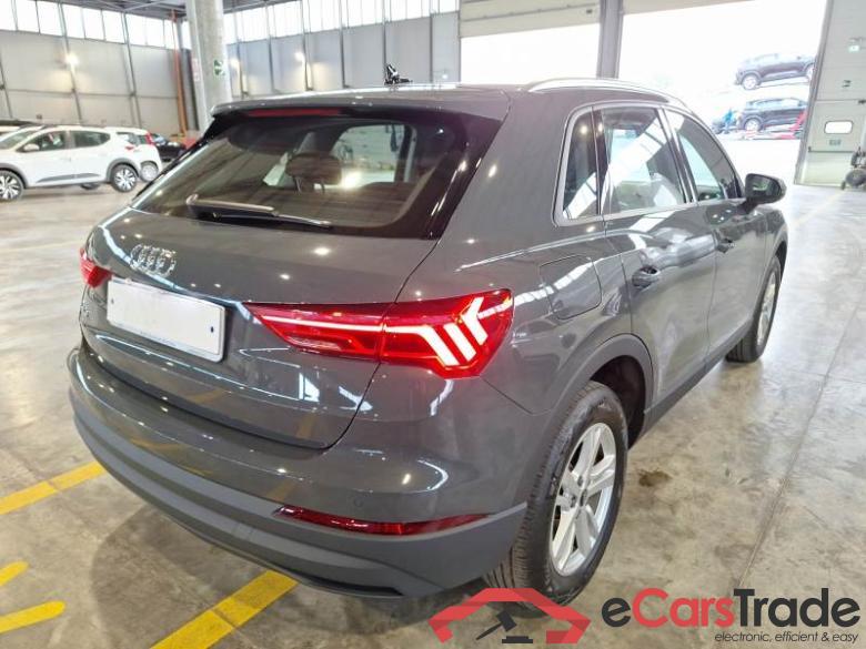 AUDI Q3 / 2018 / 5P / SUV 45 TFSI E S TRONIC BUSINESS #2 AUDI Q3 / 2018 / 5P / SUV 45 TFSI E S TRONIC BUSINESS #2