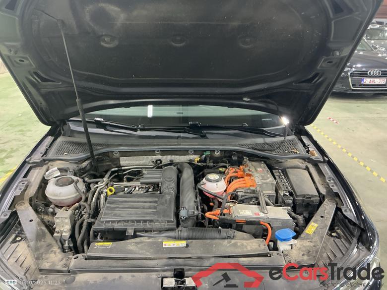 VOLKSWAGEN PASSAT VARIANT GTE - 2020 1.4 TSI PHEV GTE Business DSG #6 VOLKSWAGEN PASSAT VARIANT GTE - 2020 1.4 TSI PHEV GTE Business DSG #6