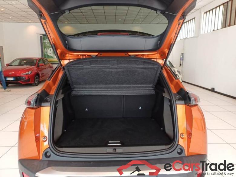 PEUGEOT 2008 / 2019 / 5P / CROSSOVER PURETECH 130 EAT8 GT S/S AUT. #5