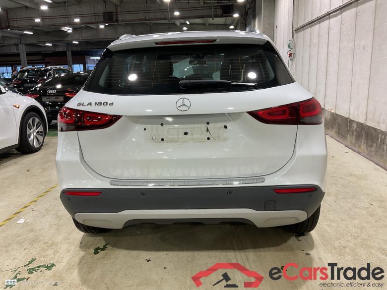 MERCEDES-BENZ GLA 2.0 GLA 180 D DCT BUSINESS SOLUTION #5