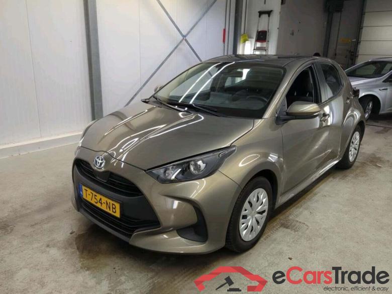 TOYOTA Yaris 1.5 Hyb. Active #1