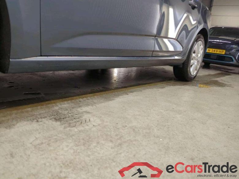 RENAULT Mégane Estate 1.3 TCe140 Equilibre #6