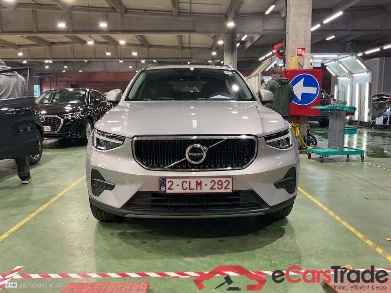 VOLVO XC40 1.5 T2 ESSENTIAL AUTO #2