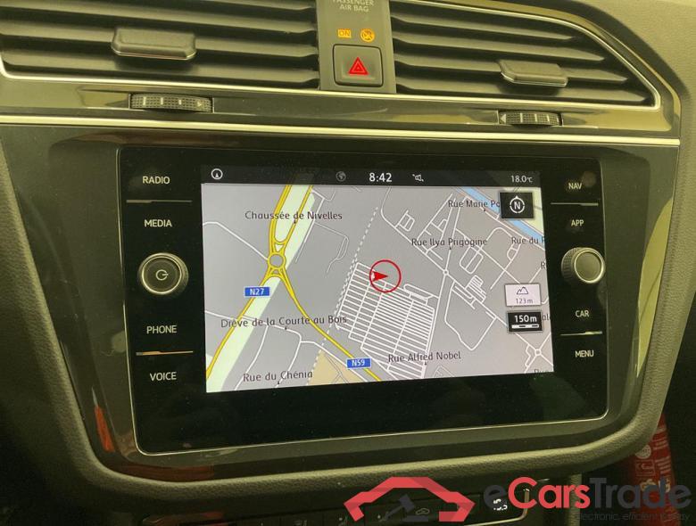 VOLKSWAGEN Tiguan Comfortline 1.5 TSI 96 kW (130 ch) 6 vitesses manuel #3