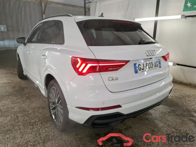 AUDI Q3 / 2018 / 5P / SUV 45 TFSI E 245 S TRONIC S LINE #2