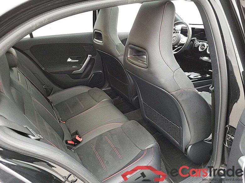 MERCEDES-BENZ A-KLASSE 180D AMG LINE DCT #4