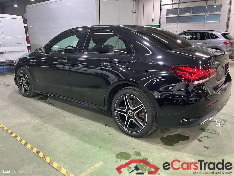 MERCEDES-BENZ A-CLASS LIMOUSINE 1.3 A 250 E BUSINESS SOLUTION DCT #3