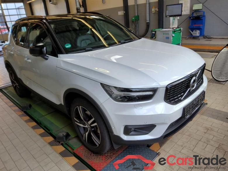 Volvo XC40 (2017->) DE - SUV5 B4 2WD EU6d, R-Design (EURO 6d), 2020 - 2022 #2