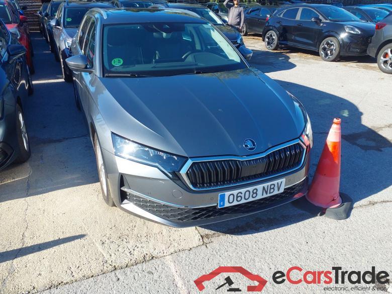 SKODA Octavia 2.0 TDI 110 kW (150CV) DSG 7 vel Automático Combi Design (Pano) #1