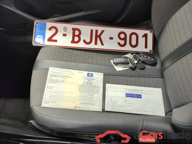 Peugeot 2008 e-2008 Allure 5d #4