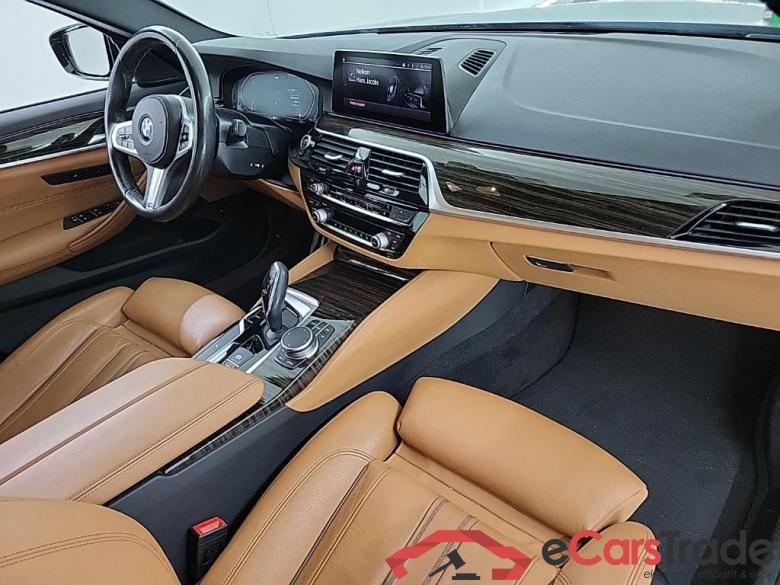 BMW 5-serie Touring 520iA 5D 135kW #6