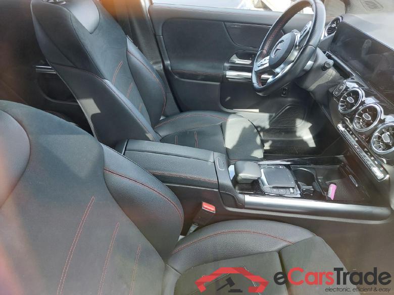 Clase GLA GLA 200 d (247.712)AMG AMG Line 150CV AT8 E6d #2