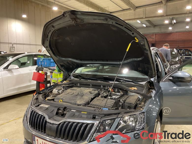 SKODA OCTAVIA COMBI DIESEL - 2017 1.6 CR TDi Ambition DSG (EU6.2) #6