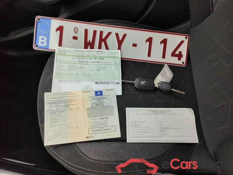 Peugeot 2008 1.2 Puretech 61kW S&S Active 5d #4