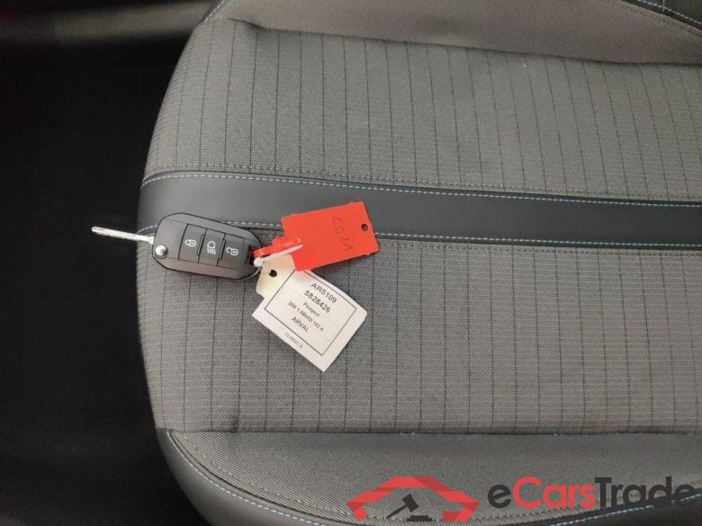 PEUGEOT 208 DIESEL - 2019 1.5 BlueHDi 102 Allure (EU6.2) 5d #4