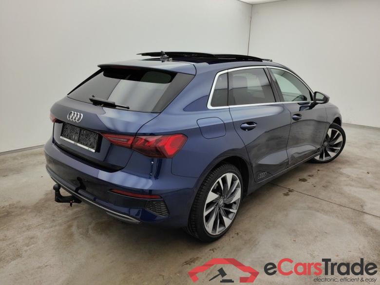 Audi A3 Sportback 2.0 35 TDi 110kW S tronic Edition One 5d #2