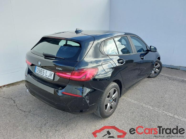 BMW Serie 1 / 2019 / 5P / berlina con portón 118i #2