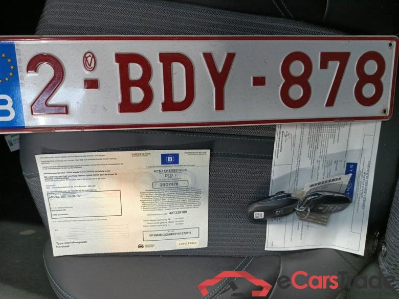 Peugeot 3008 Hybrid 225 e-Auto8 Allure Pack 5d #4