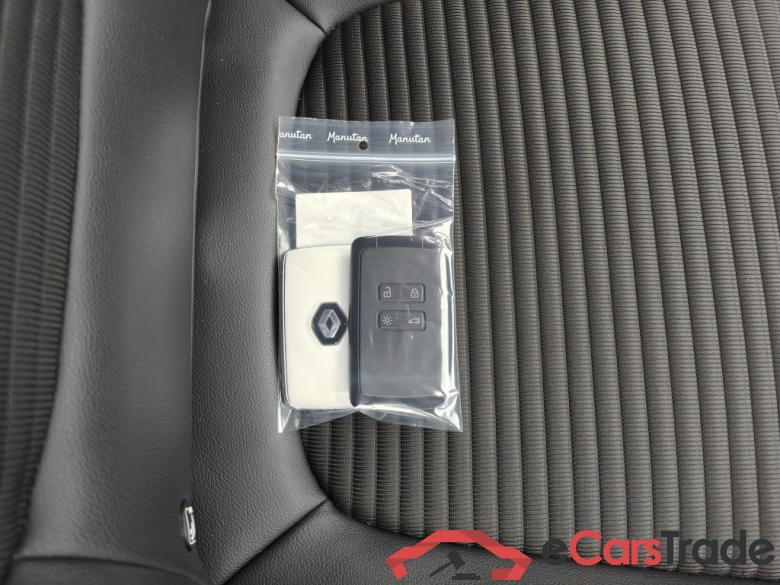 RENAULT SCENIC DIESEL - 2017 1.7 Blue dCi 150 Bose Edition EDC (EU6.2) 5d #4