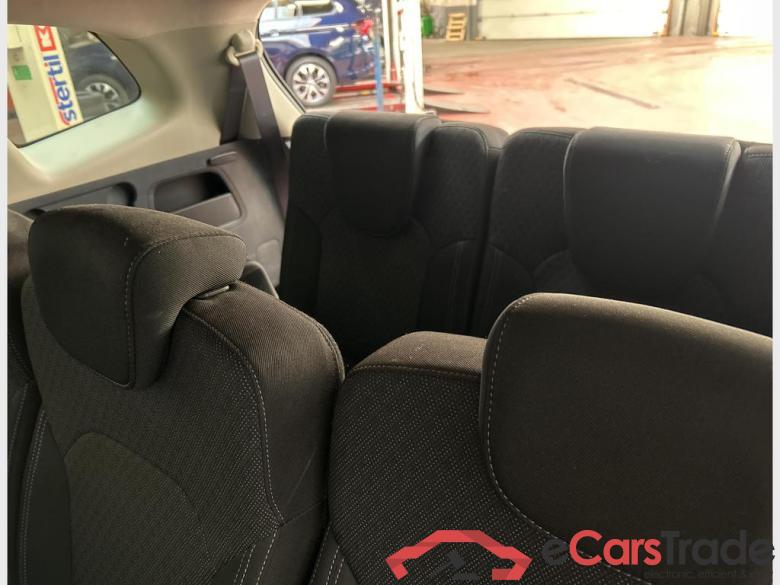 KIA Carens Carens 1.6i Navi Edition+ #3