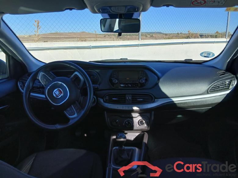 FIAT Tipo / 2015 / 5P / familiar SW 1.6 Multijet 88kW (120CV) Business #3