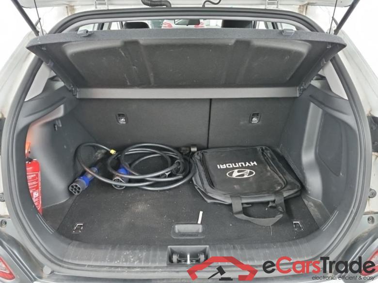 HYUNDAI Kona Comfort Smart Electric 64 kWh 5D #5
