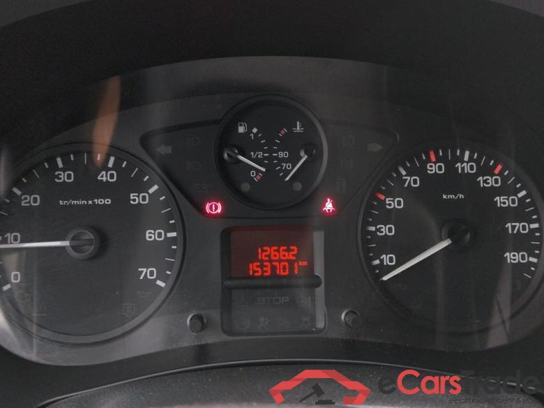 PEUGEOT Partner / 2015 / 3P / furgón derivado de turismo Furgón Confort L1 BlueHDi 73KW (100CV) #4