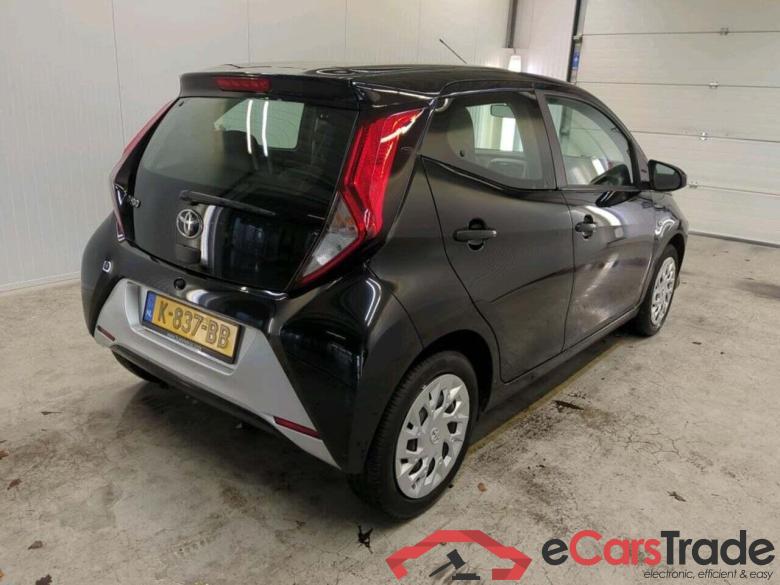 TOYOTA Aygo 1.0 VVT-i x-play #2