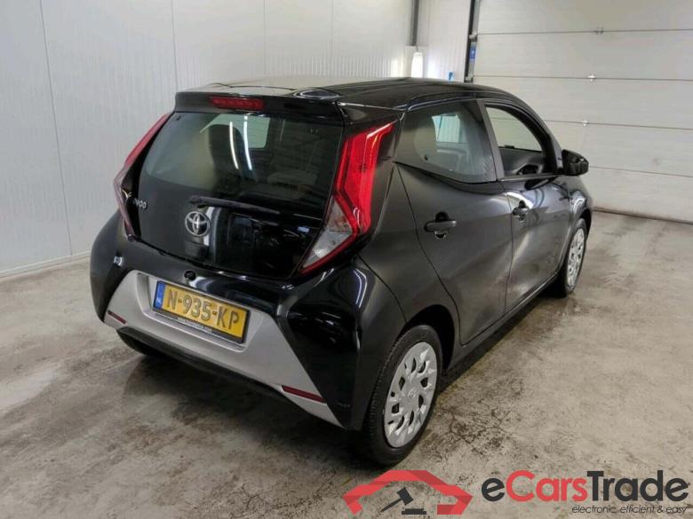 TOYOTA Aygo 1.0 VVT-i x-play #2